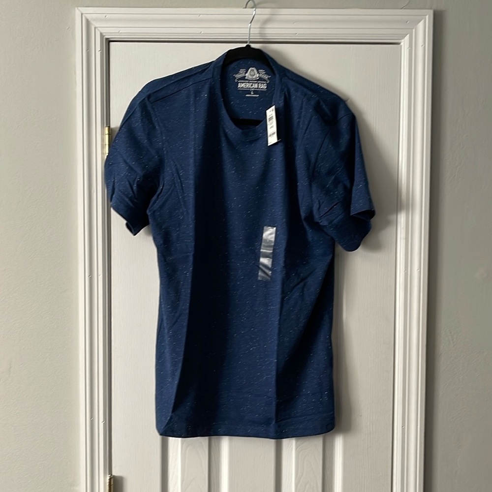 American Rag Men's T-Shirt.  Size Large.